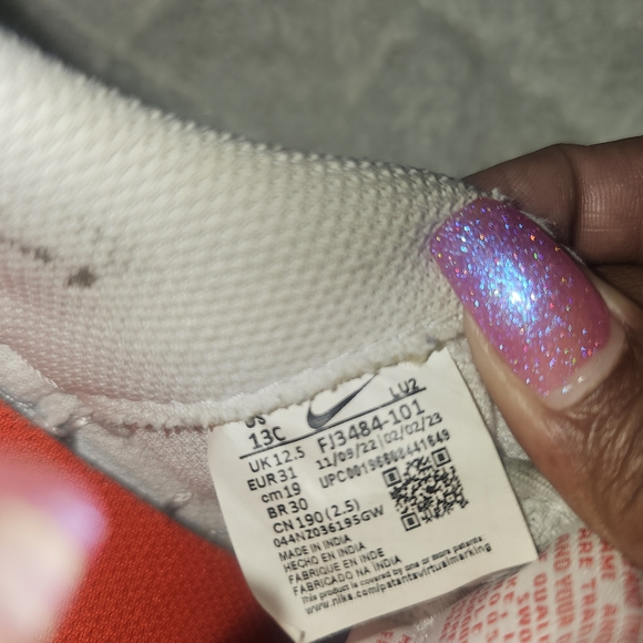 Nike Kids White and Pink Sneakers - Picture 12 of 12